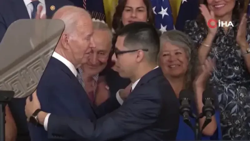 Biden, 500 bin göçmene eş durumundan vatandaşlık planını duyurdu