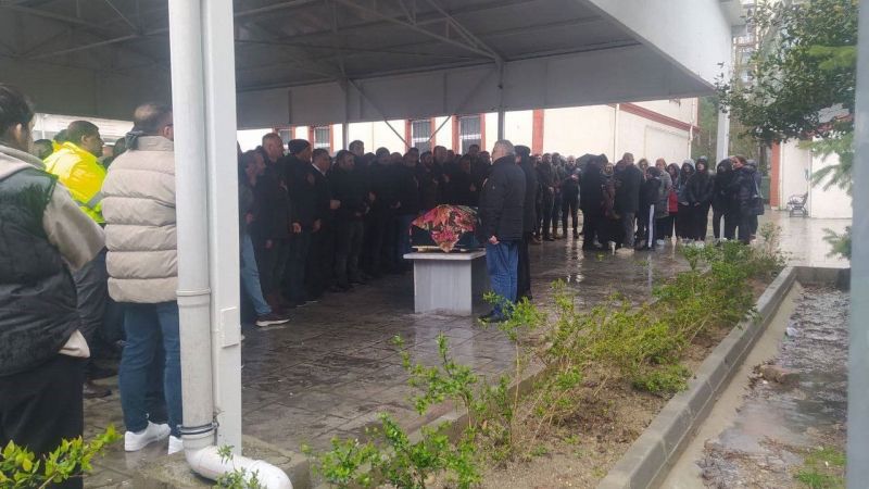 Kazada hayatını kaybeden İpek İkto Bahadır defnedildi Kazada hayatını kaybeden İpek İkto Bahadır defnedildi