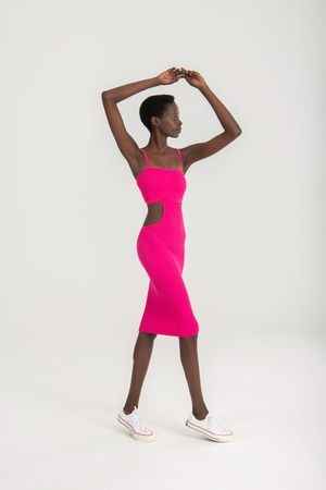 SEAMLESSTANCE’IN SPOR VE ŞIK ÜRÜNLERİ İLE IŞILDAYIN