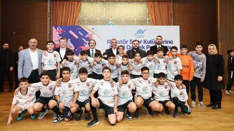 Sultangazi'de amatör spor kulüplerine 2 Milyon TL destek