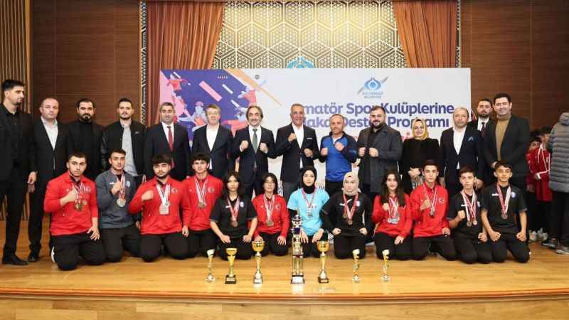 Sultangazi'de amatör spor kulüplerine 2 Milyon TL destek