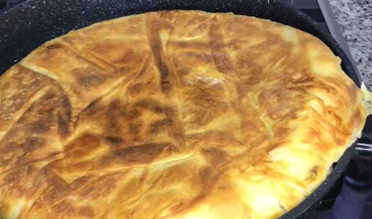 Tava böreğinin çok daha çıtır olmasını sağlayan tüyo! Asla sönmüyor... Tava böreğinin çok daha çıtır olmasını sağlayan tüyo! Asla sönmüyor...