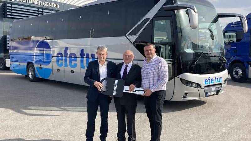 Volvo Trucks'tan, DSV Lojistik’e en büyük elektrikli kamyon filo teslimatı