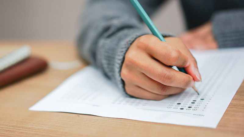 Liselerde test usulü sınav uygulamasına son verildi