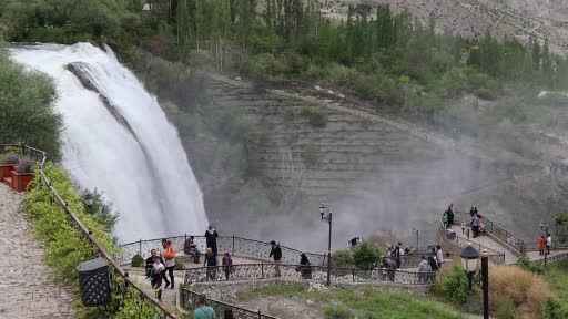 Tortum Şelalesi’nden nefes kesen görüntüler