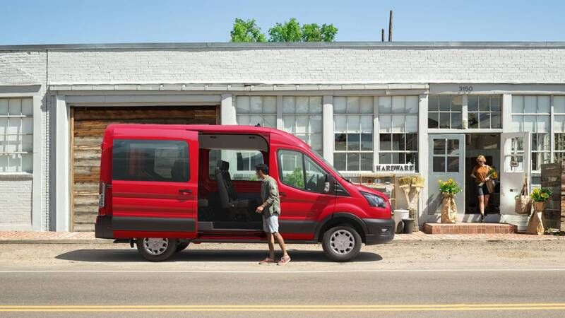Efsane Ford Transit yenilendi