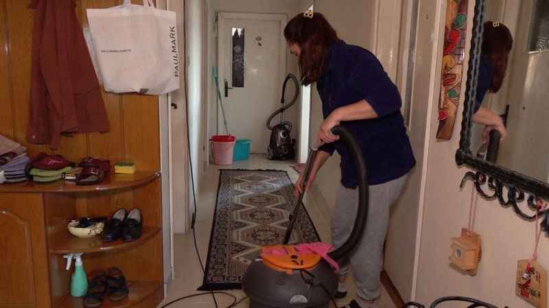 Tuzla Belediyesi ihtiyaç sahiplerine temizlik hizmeti veriyor