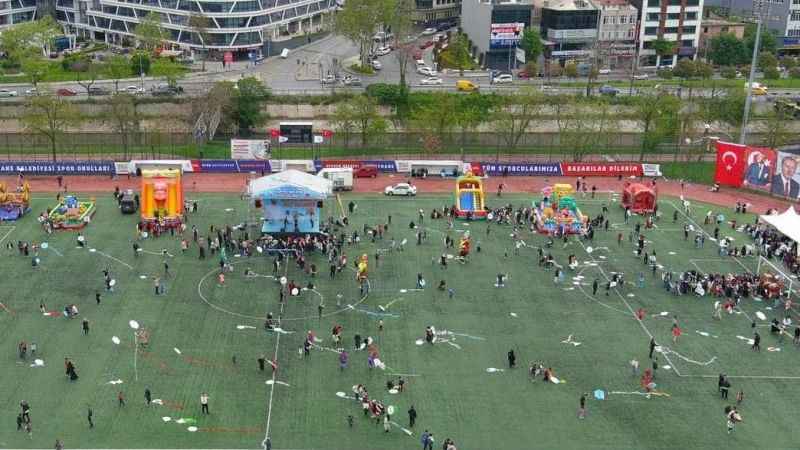 Kâğıthane’de uçurtmalar gökyüzünü süsledi