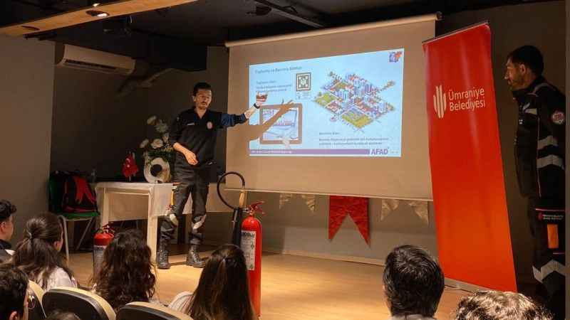 Ümraniye Belediyesi'nden depreme hazırlık tatbikatı