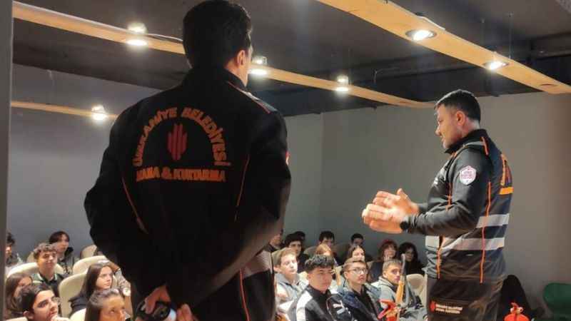 Ümraniye Belediyesi'nden depreme hazırlık tatbikatı