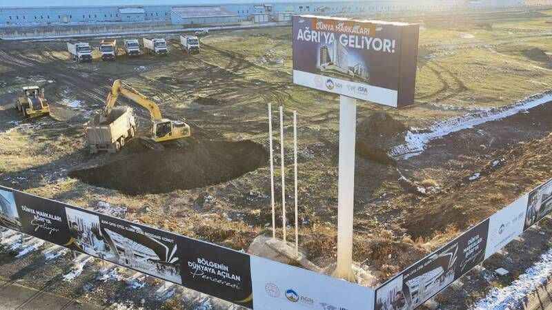 İsra Holding'in V Mall Ağrı Projesinde hafriyat çalışmaları başladı