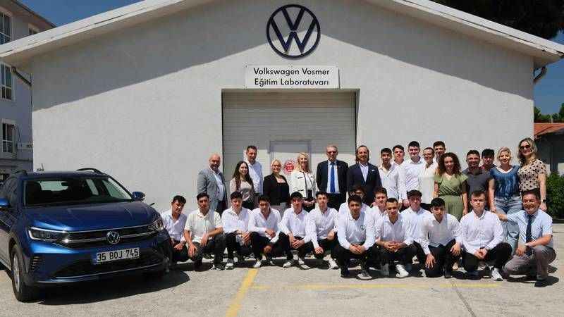 Vosmer Otomotiv mesleki eğitim desteğiyle öğrencilerin yanında