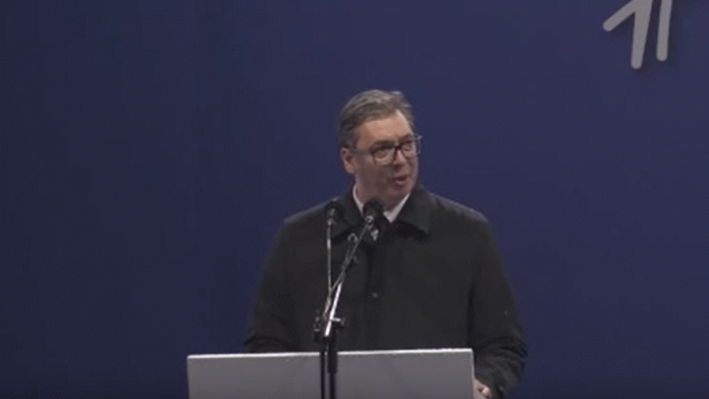 Sırbistan’dan Vucic’e destek mitingi