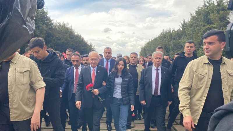 Kılıçdaroğlu'ndan Anıtkabir ziyareti