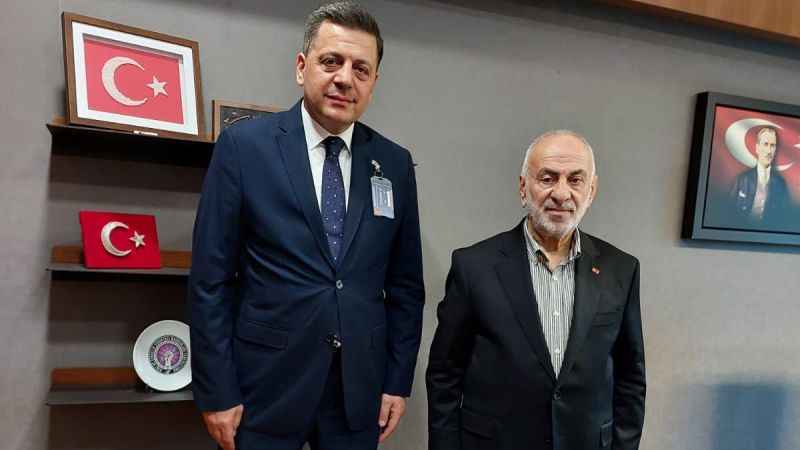 YRP’den istifa ederek AK Partiye geçen İstanbul Milletvekil Suat Pamukçu’ya ziyaret YRP’den istifa ederek AK Partiye geçen İstanbul Milletvekil Suat Pamukçu’ya ziyaret