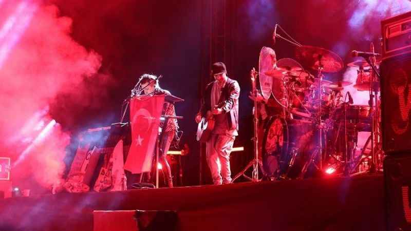 Manga konserinde kime ateş edildi