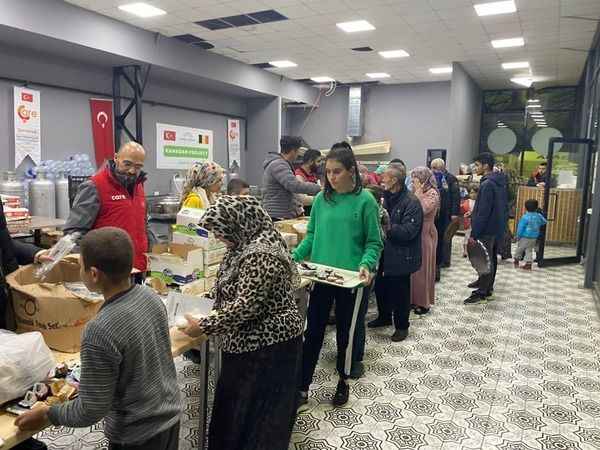 Çare Derneği 133. günde de depremzedelerle