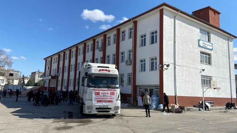 Çare Derneği 133. günde de depremzedelerle