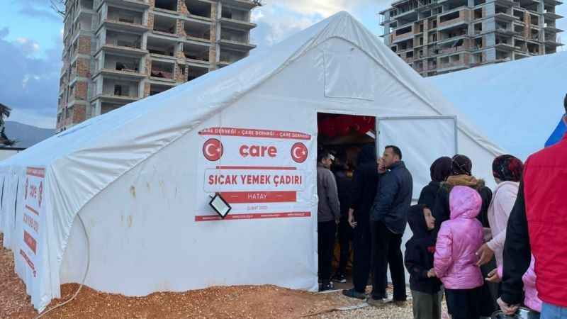 Çare Derneği 133. günde de depremzedelerle