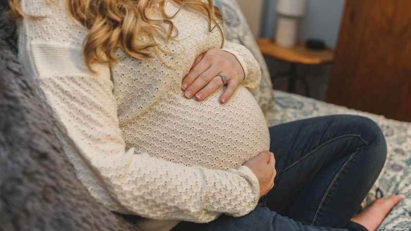 Anne karnındaki bebeğe kan nakli