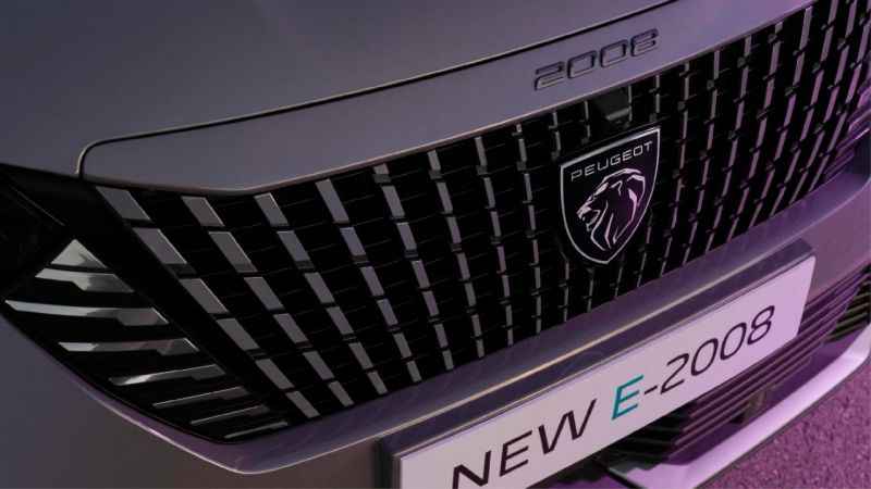 PEUGEOT 2008, tasarım, teknoloji ve elektrikliye geçiş açısından yeni bir adım daha atıyor
