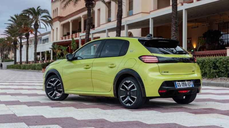 Elektrikli PEUGEOT 208 Türkiye’de yollara çıktı