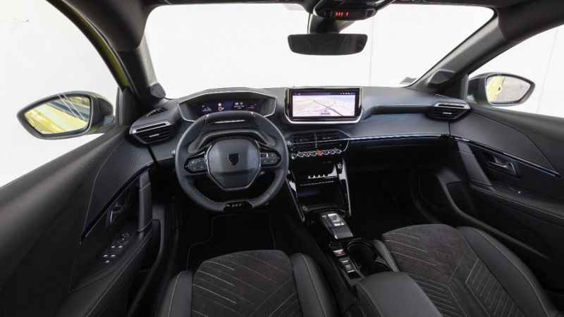 Elektrikli PEUGEOT 208 Türkiye’de yollara çıktı