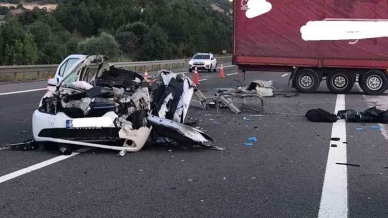 Ankara-İstanbul otobanında kaza: 3 ölü, 1 yaralı