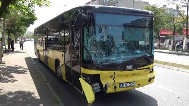 İETT otobüsü kırmızı ışıkta geçti