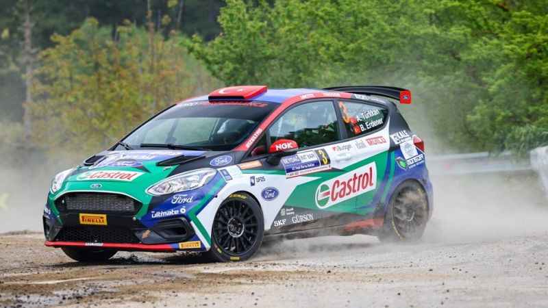 Yeşil Bursa Rallisi’nde pilotlar, Pirelli marka lastikler ile zorlu koşulları aştı