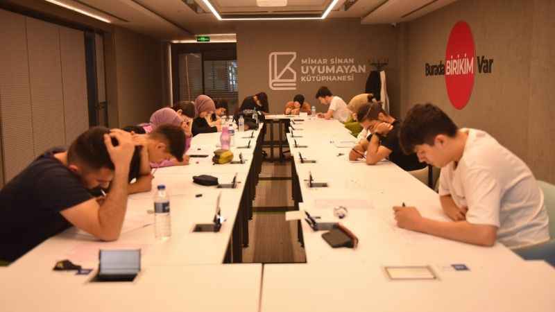 Belediyeden gençlere ücretsiz deneme sınavı desteği