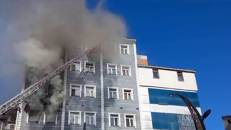 Kars’ta Otelde Yangın