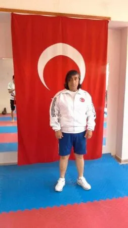 Kayserili Milli Taekwondo Antrenörü Emir Soyer hayatını kaybetti