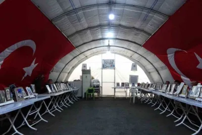 Evlat nöbetindeki anneden oğluna çağrı 