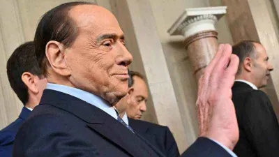 Eski İtalya Başbakanı Berlusconi yoğun bakımda