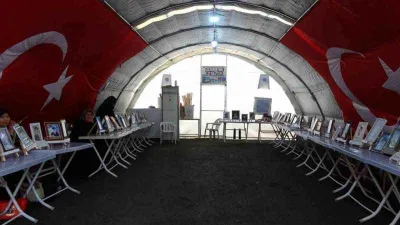 Çocuğumun hayalini elinden alıp silah verdiler