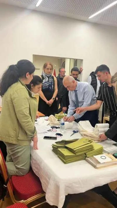 Yurt dışında kullanılan oylar Türkiye’ye gönderiliyor