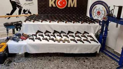 İzmir’de yasa dışı silah ticaretine operasyon