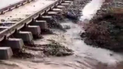 Mersin’de şiddetli yağış tren seferlerini vurdu