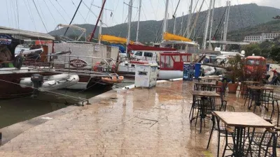 Datça’da yağmur sonrası denizin rengini değiştirdi