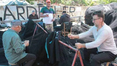 Karadenizli balıkçılar 50 gün sürecek ağ bakımlarını yapıyor