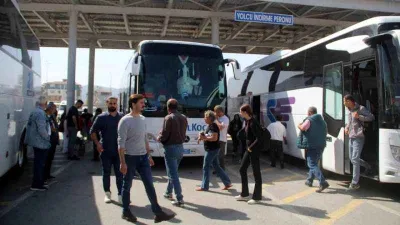 Hatay otogarında seçim yoğunluğu