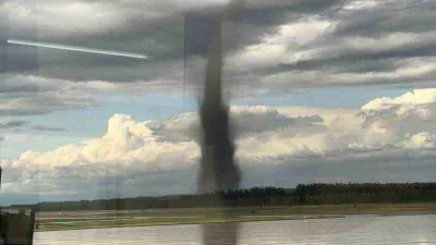 Japonya’yı hortum vurdu