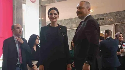 Türkiye güzeli milletvekilliği kaydını yaptırdı