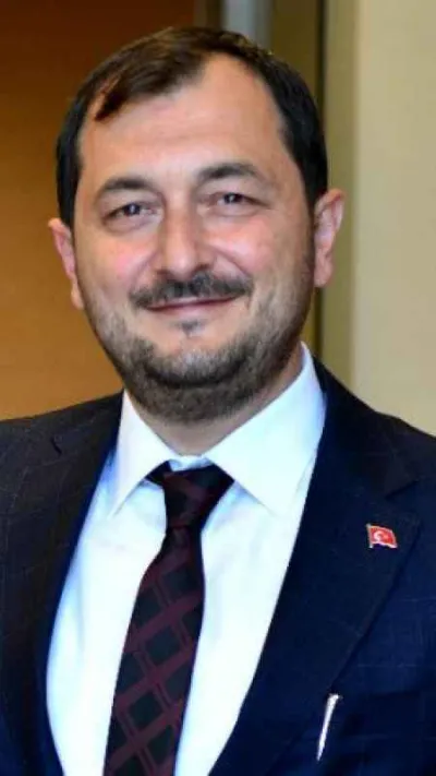 Cüneyt Yüksel istifa etti