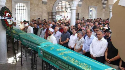 Manisa’da feci kazada yaşamını yitiren 4 kişi toprağa verildi