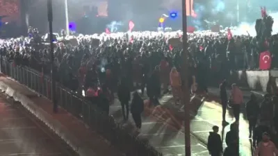 İzinsiz göstericilere operasyon: 71 gözaltı