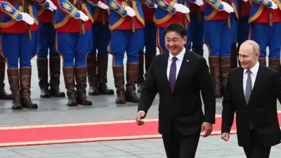 Putin, Moğolistan’da resmi törenle karşılandı