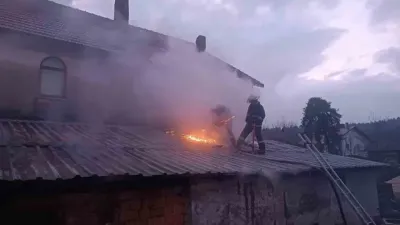 Fırın deposu alevlere teslim oldu