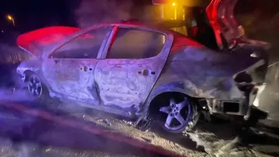 Seyir halindeki otomobil alev aldı